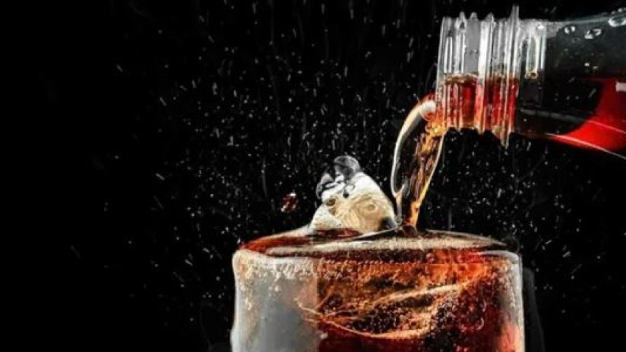 Foto - Coca Cola'ya kızıp Türkiye'den içecek almaya başladılar! Rafları Türk gazozu ve kolasıyla doldurdular