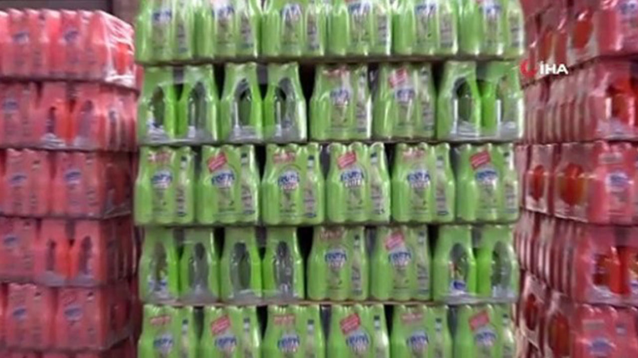 Foto - Coca Cola'ya kızıp Türkiye'den içecek almaya başladılar! Rafları Türk gazozu ve kolasıyla doldurdular