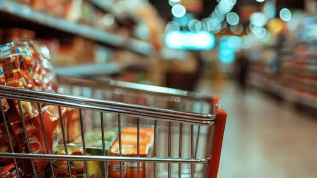 Foto - Coca Cola'ya kızıp Türkiye'den içecek almaya başladılar! Rafları Türk gazozu ve kolasıyla doldurdular