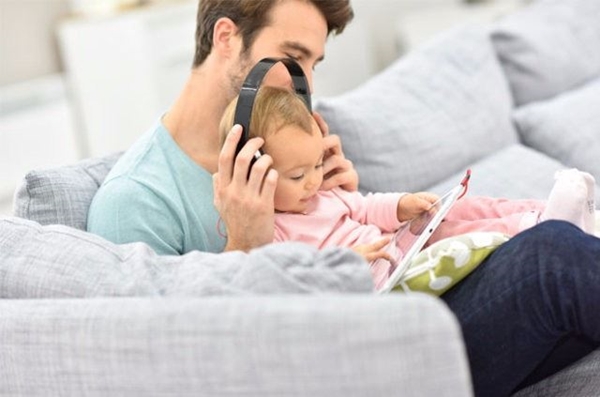 Foto - Çocuğun internet bağımlılığı anne ve babanın suçu mu?