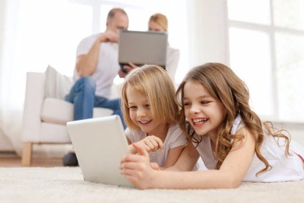 Foto - Çocuğun internet bağımlılığı anne ve babanın suçu mu?