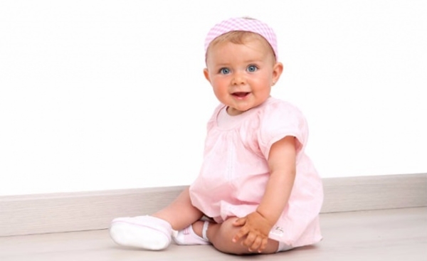 Foto - Çocuğunuz böyle oturuyorsa, dikkat!