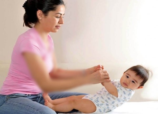 Foto - Çocuğunuz böyle oturuyorsa, dikkat!