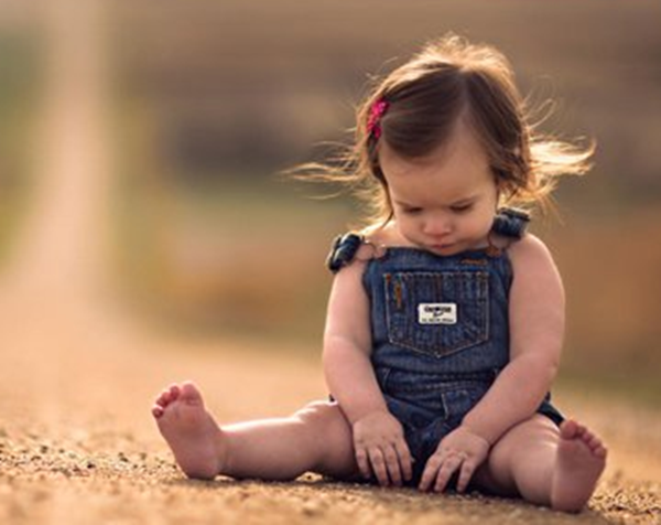 Foto - Çocuğunuz böyle oturuyorsa, dikkat!