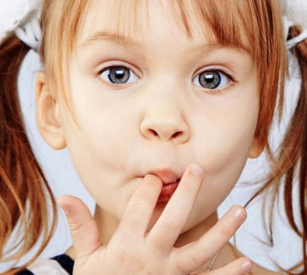 Foto - Çocuğunuz parmağını emiyorsa...