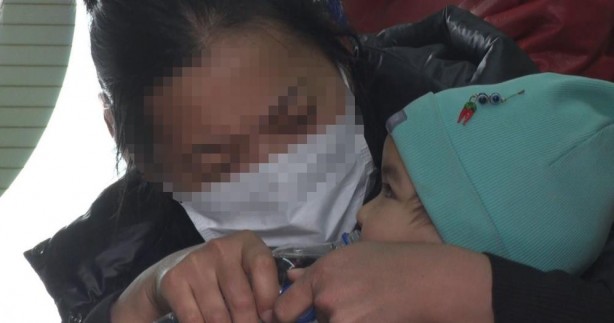 Foto - Çocuğuyla intihara kalkıştı! Polis ve sağlıkçılar ecel terleri döktü