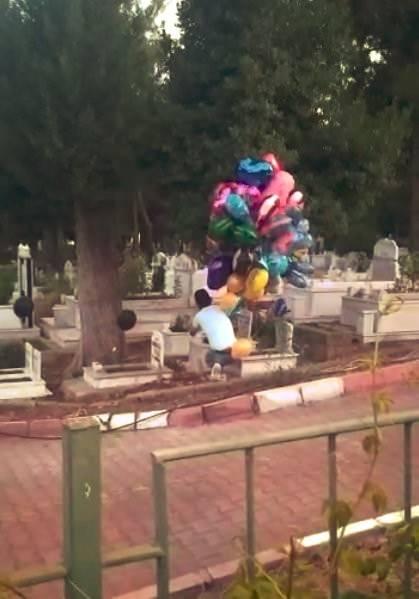 Foto - Çocuk mezarlarındaki balonların sırrı resmen çözüldü!