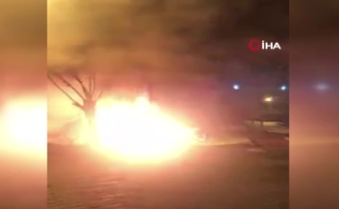 Foto - Çocuk parkı cayır cayır yandı