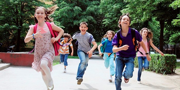 Foto - Çocuklar okula tek başına gitmeli mi?