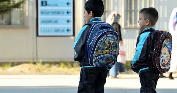 Foto - Çocuklar okula tek başına gitmeli mi?