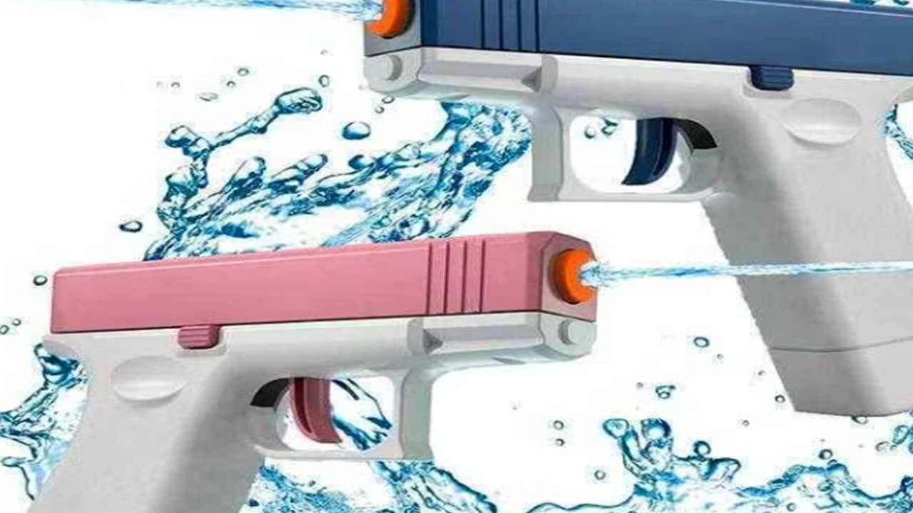 Foto - Çocuklara su tabancası alan siyasetçi hayatının şoku yaşadı