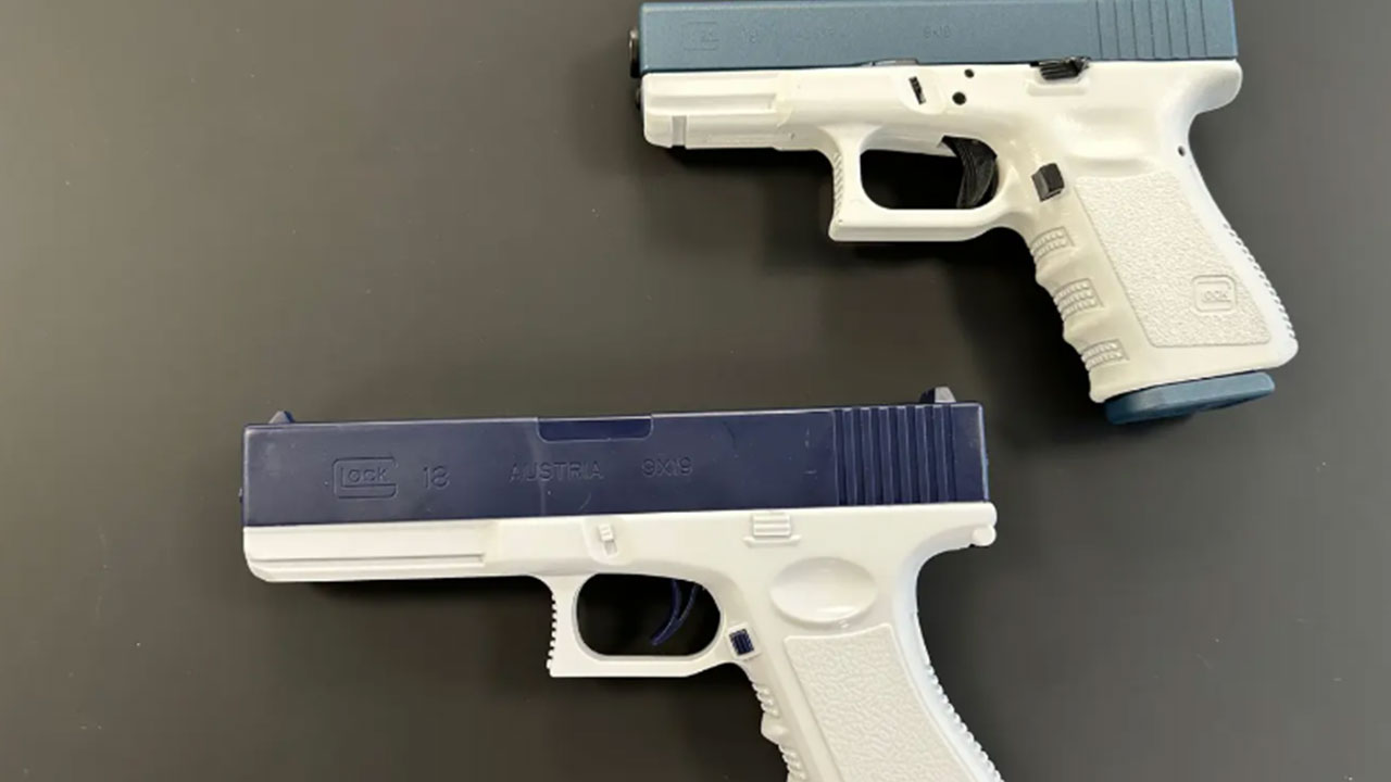 Foto - Çocuklara su tabancası alan siyasetçi hayatının şoku yaşadı