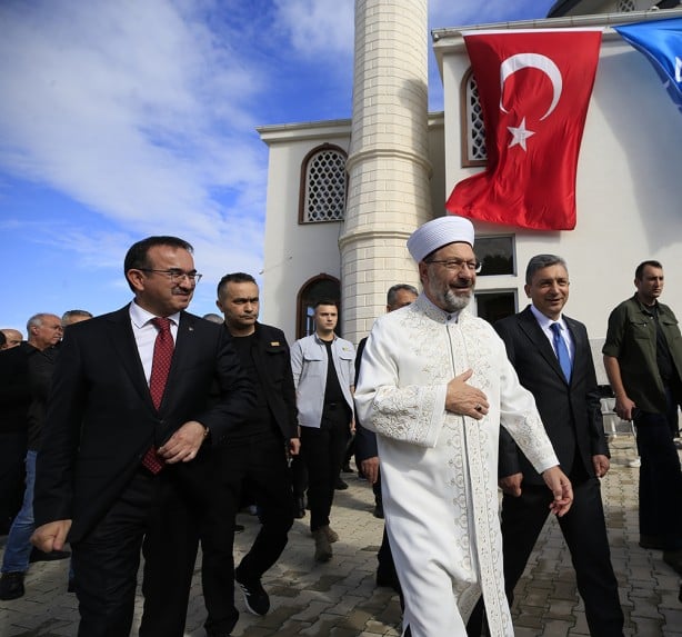 "Çocuklarımızı peygamber ahlakı ile yetiştirmeliyiz"