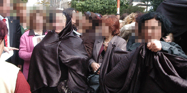 Foto - Çocukların dini onlara sorulmalıdır