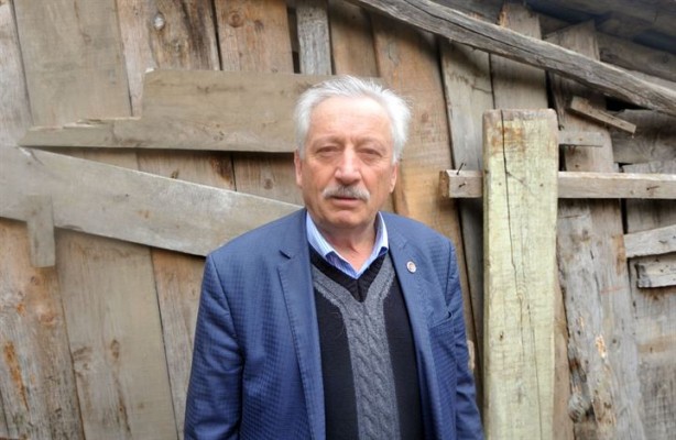 Foto - Çocuklarına kızdı, 39 senedir garajda tutuyor