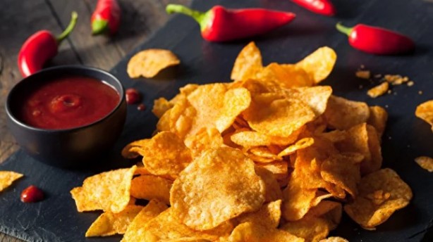 Foto - Çocuklarınıza dikkat edin! Acı cips yemenin korkunç sonu