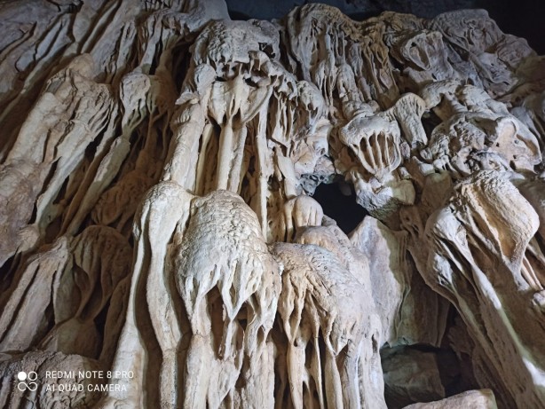 Foto - Çocukluğunda hikayesini dinlediği mağaraya çıkıp Türk bayrağı astı!