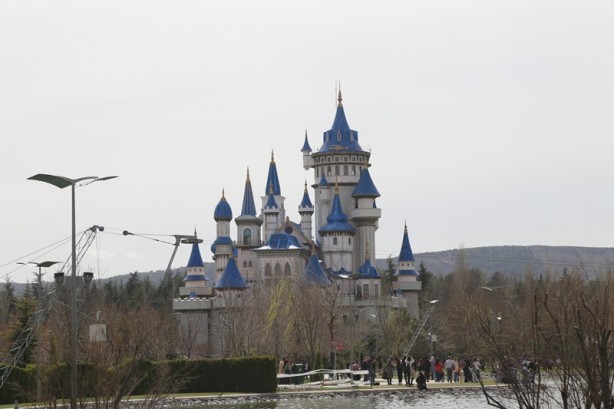 Foto - Çocukluğunuza yeniden döneceksiniz: Bilim Sanat ve Kültür Parkı - Masal Şatosu