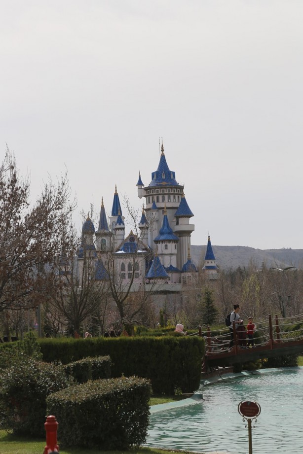 Çocukluğunuza yeniden döneceksiniz: Bilim Sanat ve Kültür Parkı - Masal Şatosu