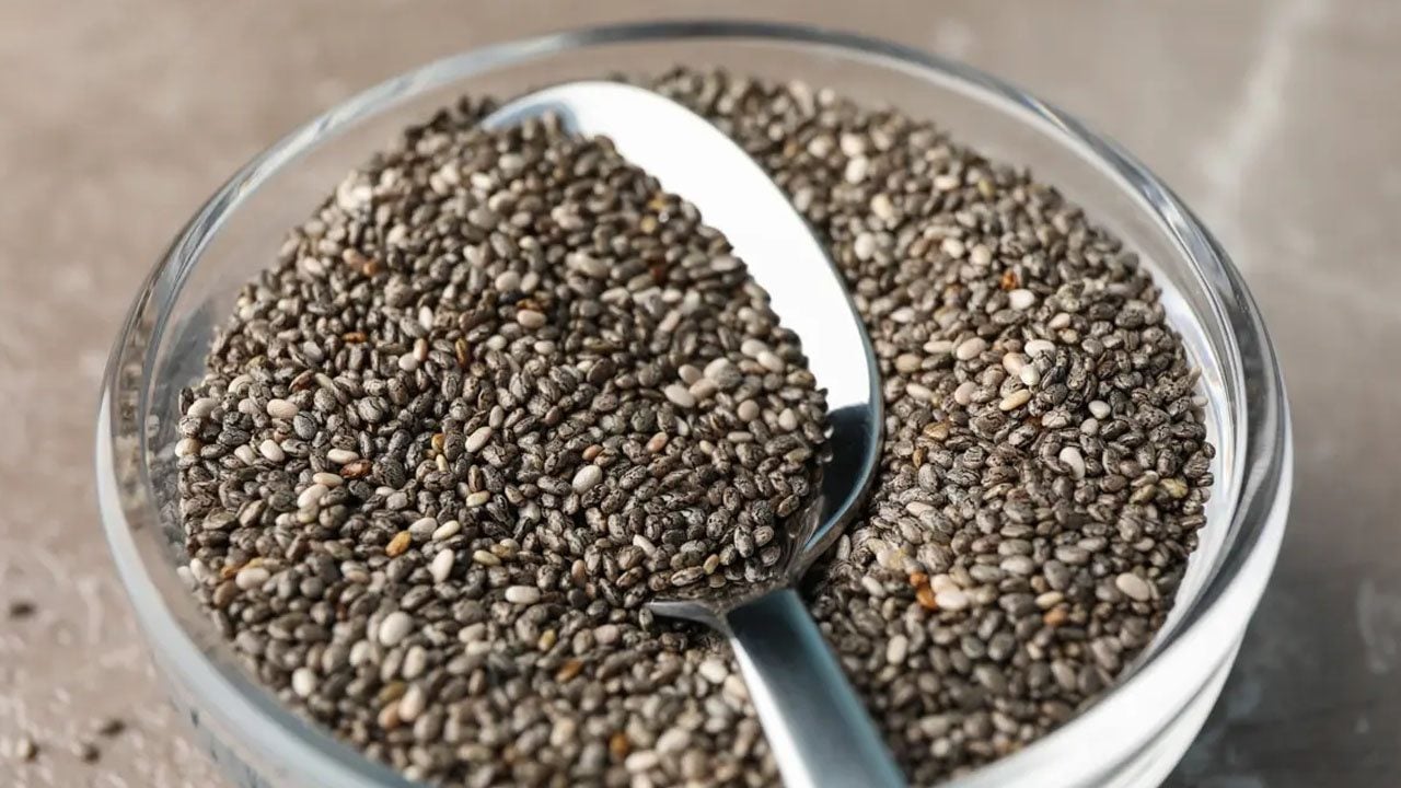 Foto - Çoğu kişi bilmiyor! Sadece yoğurda 1 kaşık eklemek yetiyor: En faydalı protein, omega-3 deposu 