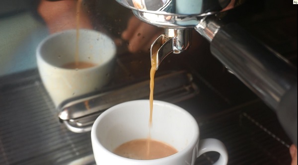 Çoğumuz bu hatayı yapıyoruz! Çok fazla kahve içenler bu uyarı size geldi