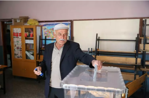 Foto - Çoğumuzun haberi yok ama ortalık toz duman! Oy verme işlemi devam ediyor