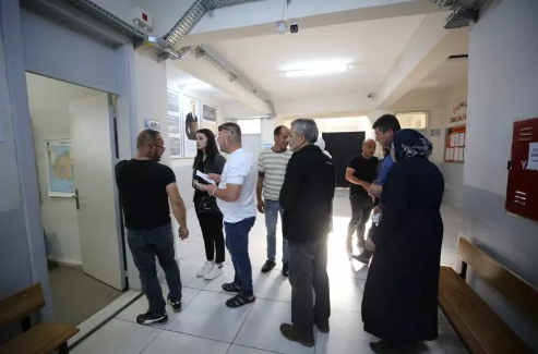 Foto - Çoğumuzun haberi yok ama ortalık toz duman! Oy verme işlemi devam ediyor