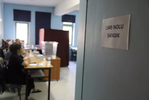 Foto - Çoğumuzun haberi yok ama ortalık toz duman! Oy verme işlemi devam ediyor
