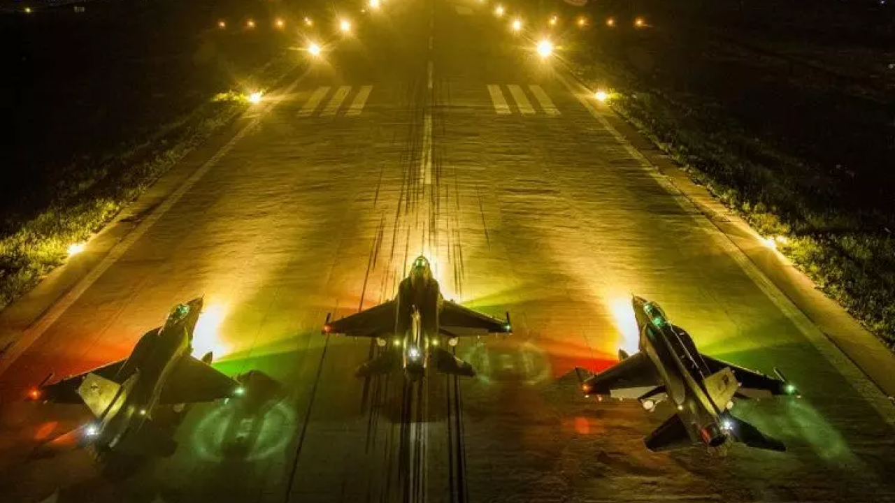 Cohen Yanarocak'tan şok uyarı: Liderimiz tek gözü açık uyumalı, Türkiye ile sakın savaşa girmeyelim