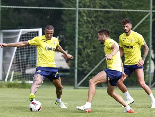 Foto - Çok acayip şeyler olacak: İsyan etti… Müthiş gelişmeyi duyurdu: Takımda istemiyor…