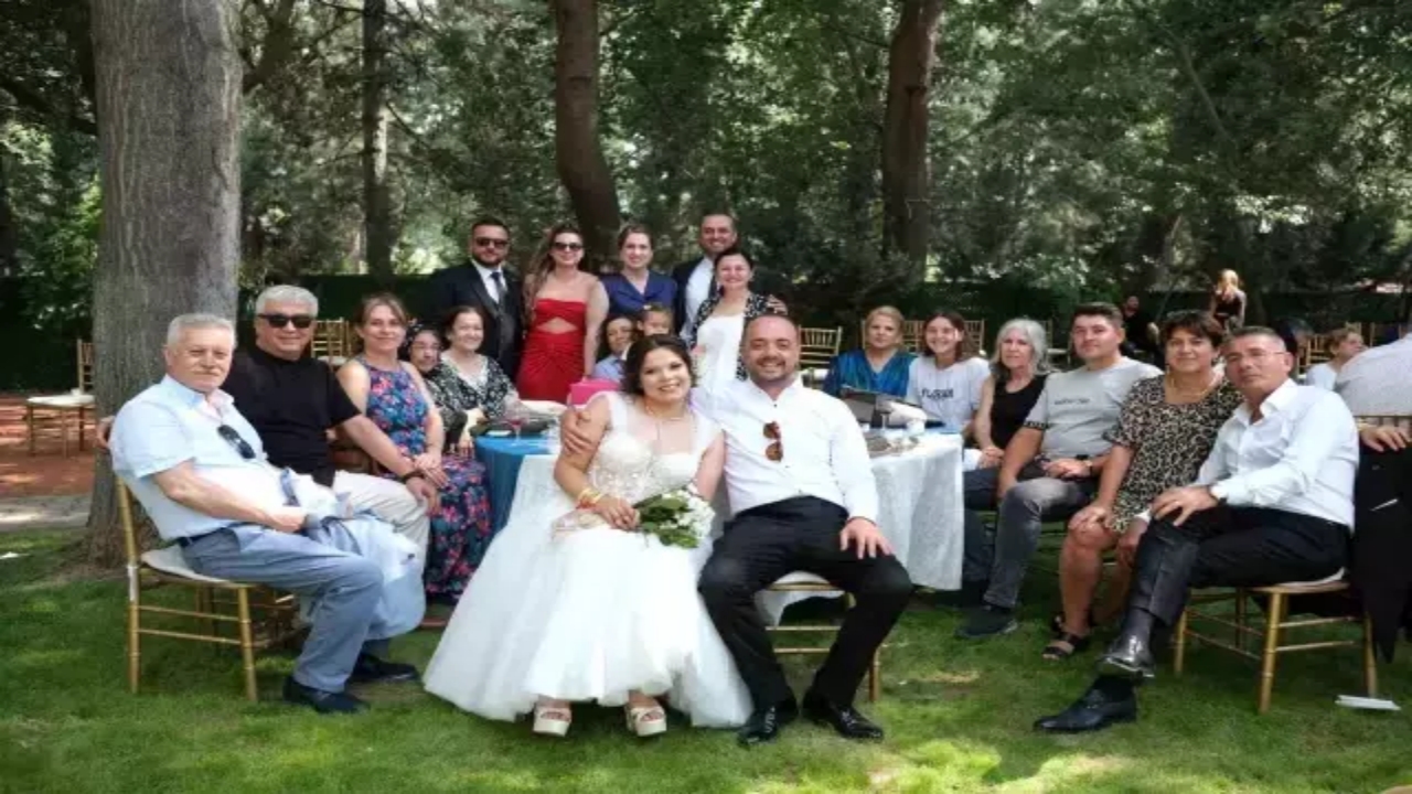 Foto - Çok ama çok şaşıracaksınız! Damadıyla ilgili büyük tevafuk kızının isteme töreninde ortaya çıktı! Meğer...