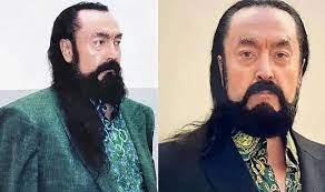 Foto - Çok az kişi fark etti, son fotoğrafındaki detay dikkat çekti! O isim, 'Bu normal değil' diyerek duyurdu! Bakın Adnan Oktar, müritlerine hangi gizli mesajı vermiş 