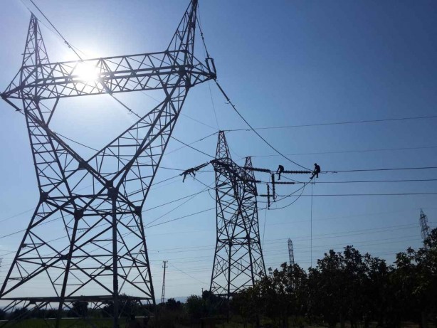 Foto - Çok büyük elektrik kesintisi yaşanacak! Bu ilçelere aman dikkat... Telefonları şarj edin, mumları hazırlayın