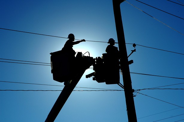 Foto - Çok büyük elektrik kesintisi yaşanacak! Bu ilçelere aman dikkat... Telefonları şarj edin, mumları hazırlayın