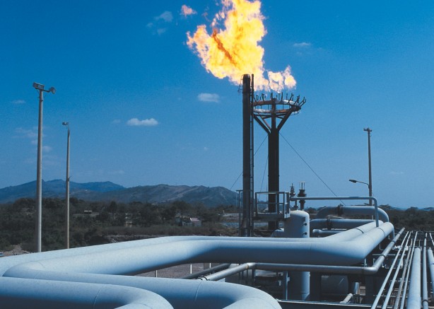 Foto - 13,6 trilyon metreküp doğalgaz rezervleri var! Topraklarından doğalgaz fışkıran ülke Türkiye ile anlaştı