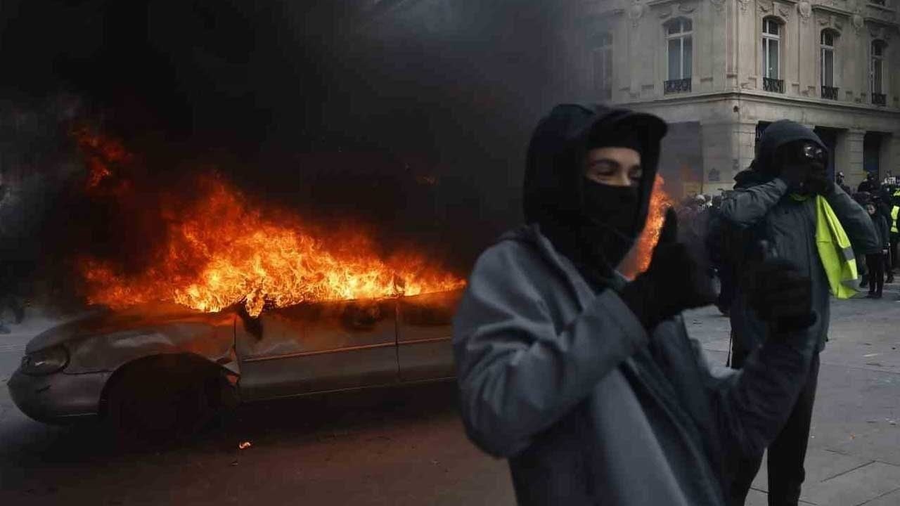 Foto - Çok endişeliyiz çok! Paris sokakları cayır cayır yanıyor