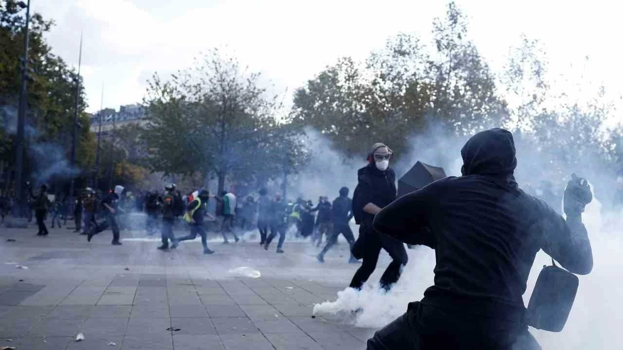 Foto - Çok endişeliyiz çok! Paris sokakları cayır cayır yanıyor