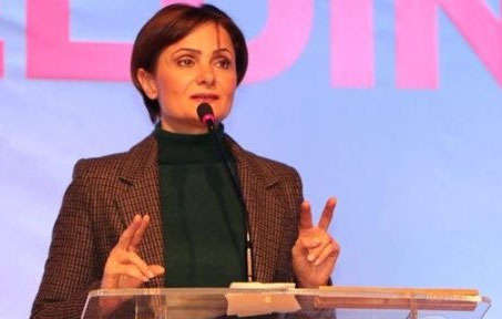 Foto - Çok fena yakalandılar! Canan edebiyatta, kızı zevk-ü sefada