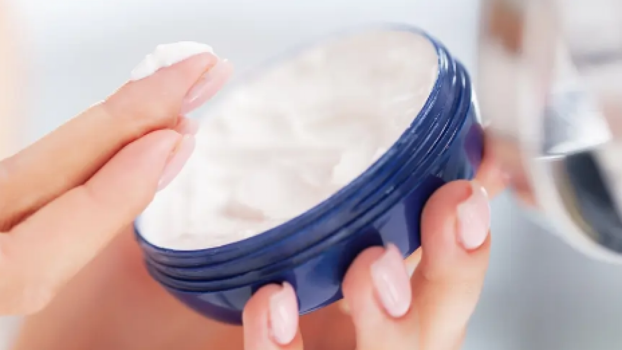 Çok konuşulacak bir tartışma konusu daha! Vazelin tüylenme yapar mı?