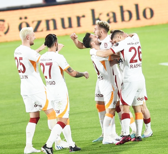 Foto - Çok şaşıracaksınız... Galatasaray mı, Fenerbahçe mi? İşte cevabı...