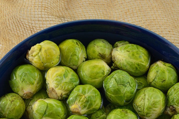 Foto - Çok şaşırtıcı bir etkisi var! Muzu soyup kabuğunu 10 dakika haşlarsanız...