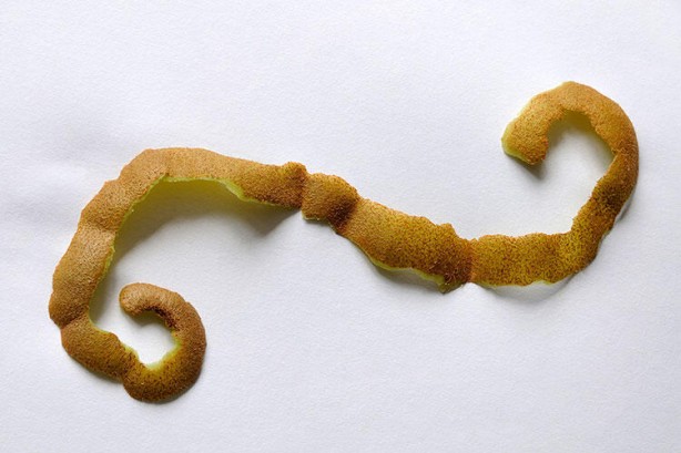 Foto - Çok şaşırtıcı bir etkisi var! Muzu soyup kabuğunu 10 dakika haşlarsanız...