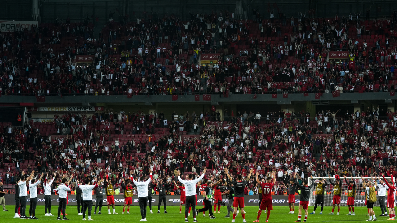 Foto - Çok sayıda hareketi gündem oldu… Arda Güler'in Karadağ maçındaki o hareketi… Ancelotti televizyonu kapatacak!