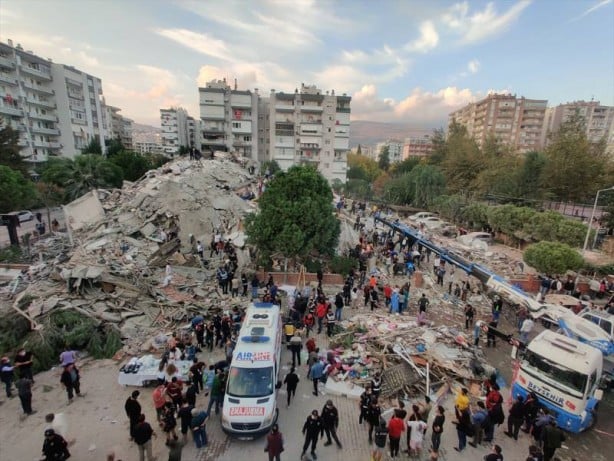 Çok sayıda kişiye mezar oldu! 2000 yılına ait fotoğraf dehşete düşürdü