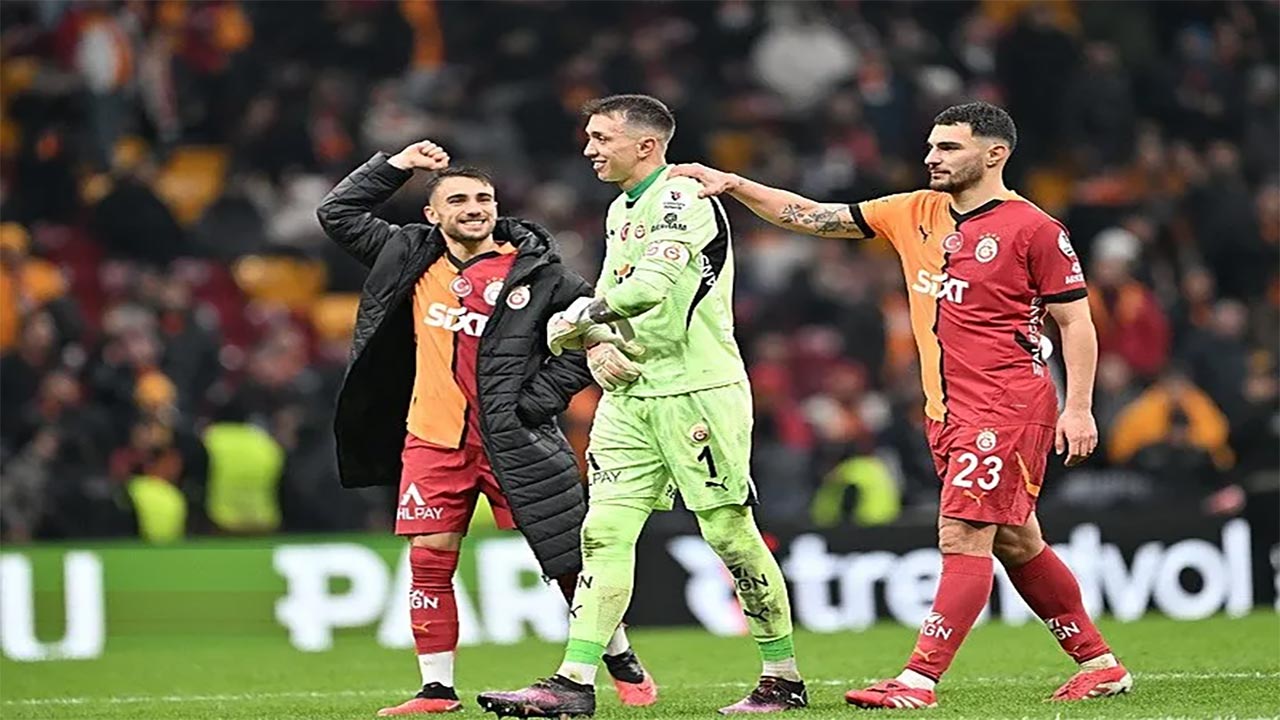 Foto - 'Çok yazık' diyerek duyurdular! Galatasaray'da Osimhen'in golü iptal edildi!