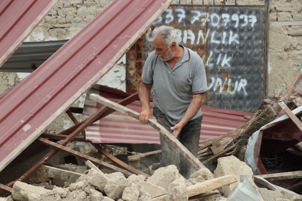 Foto - Çöken ağıldaki 7 küçükbaş hayvan telef oldu
