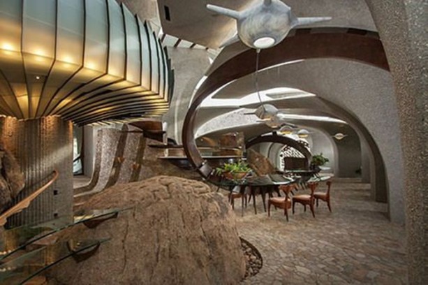 Foto - Çöl ortasında ilginç mimari