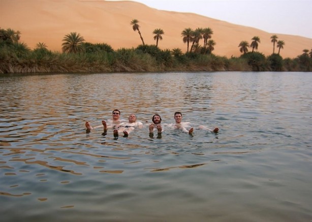 Foto - Çölün ortasında şaşırtan hayat