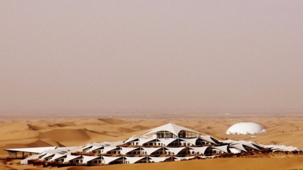 Foto - Çölün ortasında sıradışı bir otel