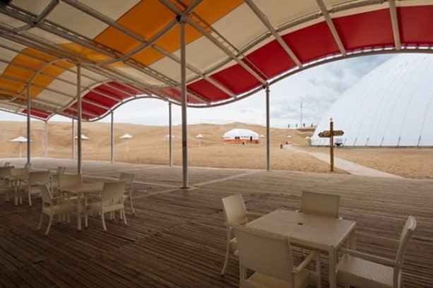 Foto - Çölün ortasında sıradışı bir otel